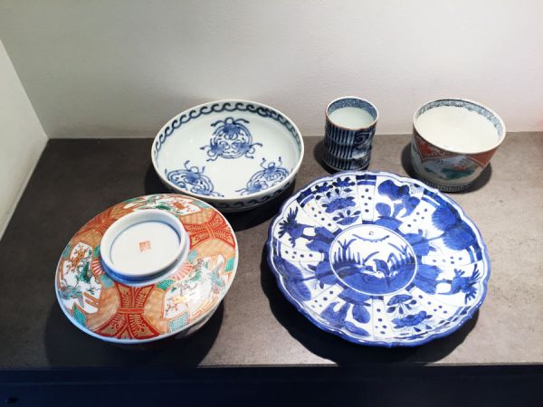 Enjoyable Dinning table ware set: Charity Auction