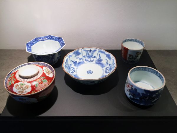 Charity Auction: Koimari Dishes, Enjoyable Table ware set